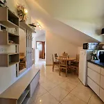 Pine Tree Dalmatia Apartman