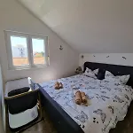 Pine Tree Dalmatia Apartman *