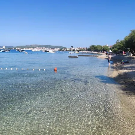 Pine Tree Dalmatia Apartman *